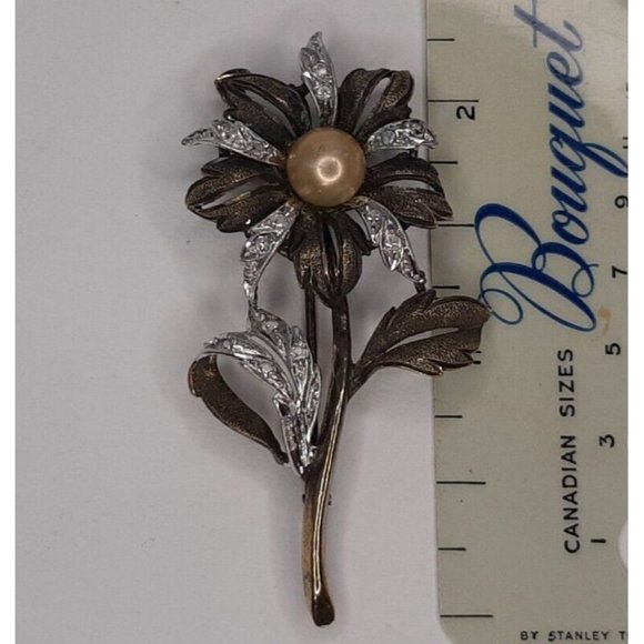 Vintage Floral Two Toned Gold Plated Pearl And Rhinestone Women's Brooch - Picture 6 of 9